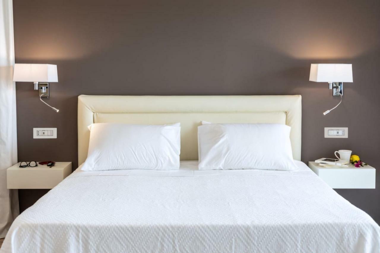 The View Luxury Apartments 陶尔米纳 外观 照片
