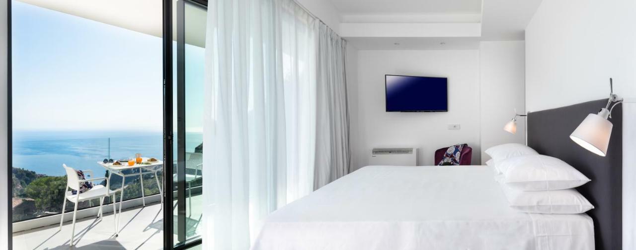The View Luxury Apartments 陶尔米纳 外观 照片