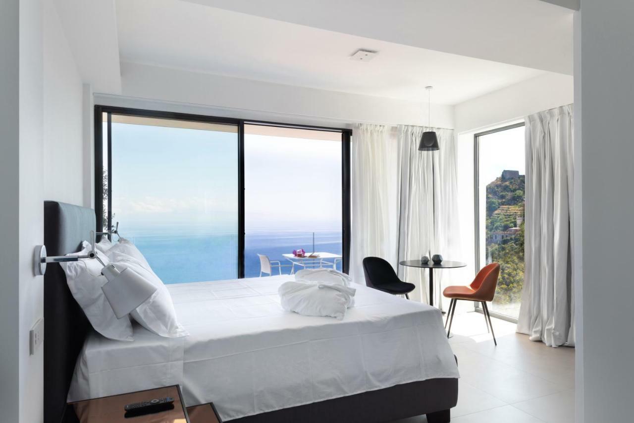 The View Luxury Apartments 陶尔米纳 外观 照片